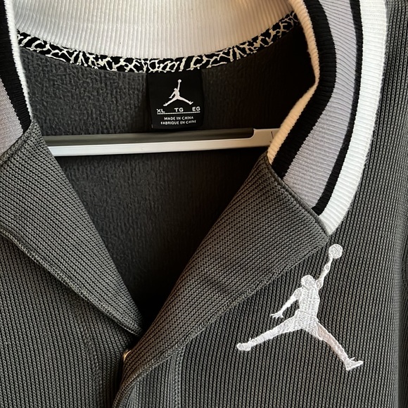 Jordan Full Button Up Men’s XL Gray Jacket - Picture 2 of 6